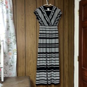 Chicos surplice bodice maxi dress, black/ white geomet print, cap sleeve, Sz 0